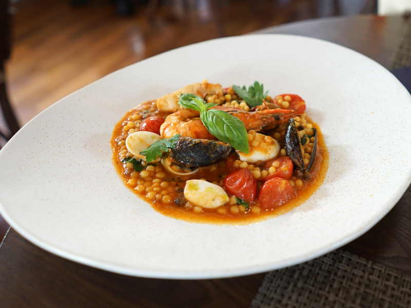 Imagine-se saboreando a culinária sarda autêntica em seu roteiro pela Sardenha.