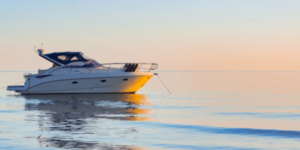 Imagine-se navegando na Puglia, descubra grutas e praias paradisíacas!