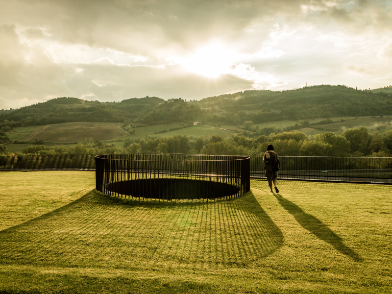 Imagine-se provando vinhos e vivendo a colheita no cenário cinematográfico da Toscana.