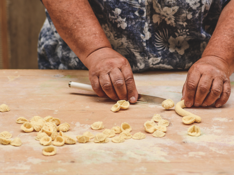 Cozinhe com uma Nonna Italiana Viva a tradição: aprenda receitas autênticas com uma nonna!