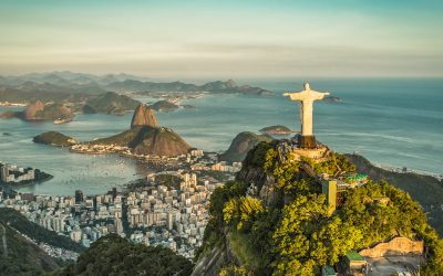 Viva o Rio de Janeiro em um panorama único, onde Cristo e Pão de Açúcar revelam paisagens inesquecíveis.