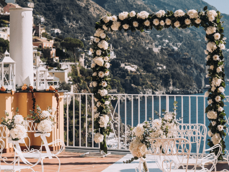 Destination Wedding na Itália-2-Casamento à Baira mar na Costa Amalfitana Imagine-se dizendo sim com o mar azul da Costa Amalfitana como cenário.