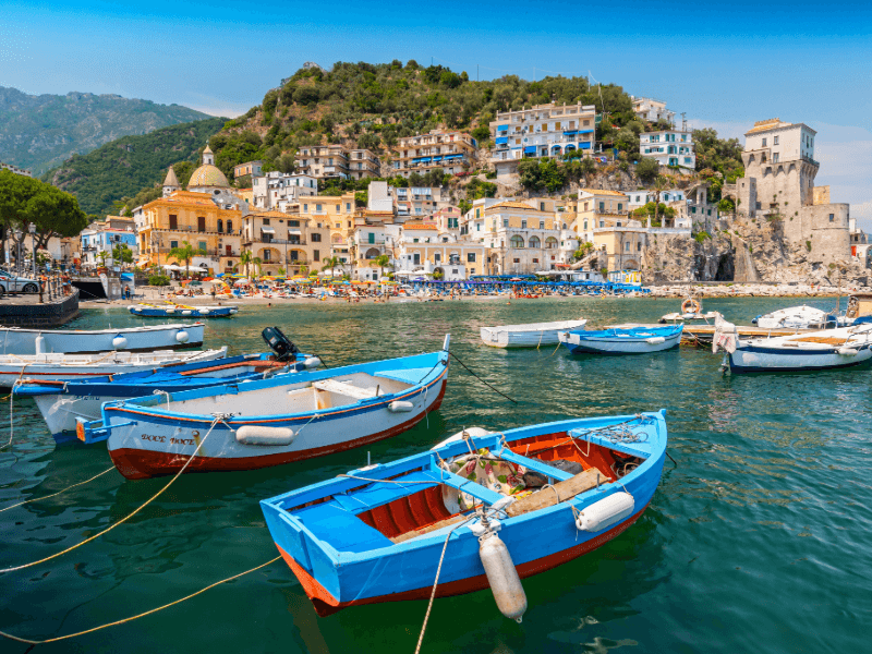 Explorando a Itália em 20 Dias-9-Amalfi Descubra Amalfi: viva ruas, cafés e o Duomo de Sant’Andrea!