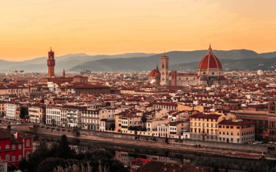 Catedral de Santa Maria del Fiore ao entardecer em Florença A icônica Catedral de Santa Maria del Fiore em Florença ao entardecer. Um dos principais pontos turísticos da capital da Toscana.