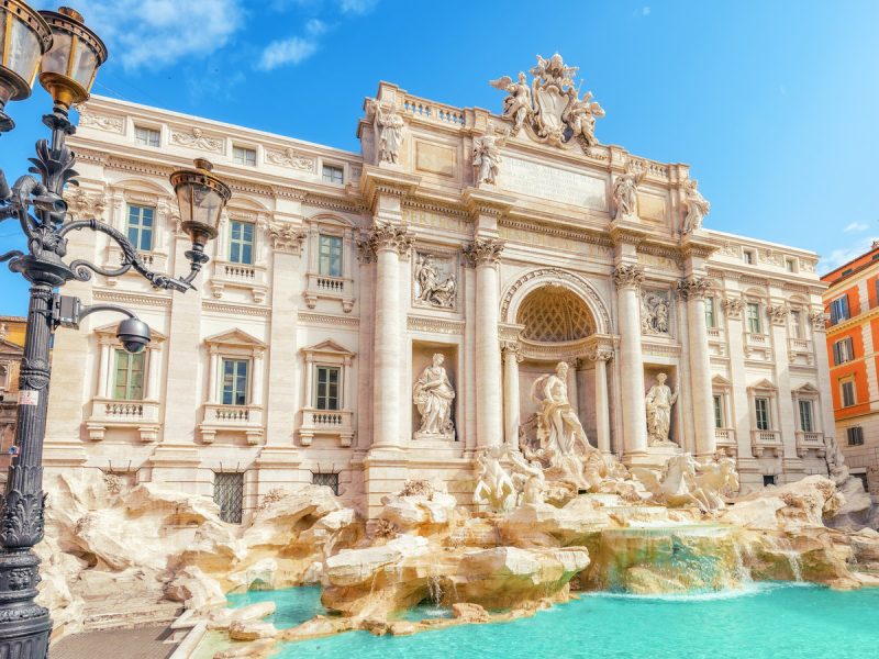 Imagine-se na icônica Fonte Trevi, sentindo a magia eterna de Roma Imagine-se na icônica Fonte Trevi, sentindo a magia eterna de Roma.