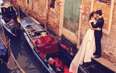 Descubra Veneza a dois: viva o encanto das gôndolas e pontes!