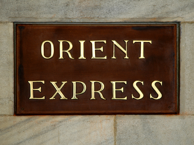 Orient Express: referência em viagens de luxo e tradição desde 1883.