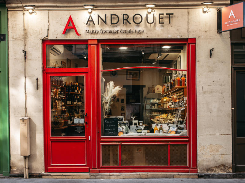 Prove os sabores autênticos das fromageries parisienses.