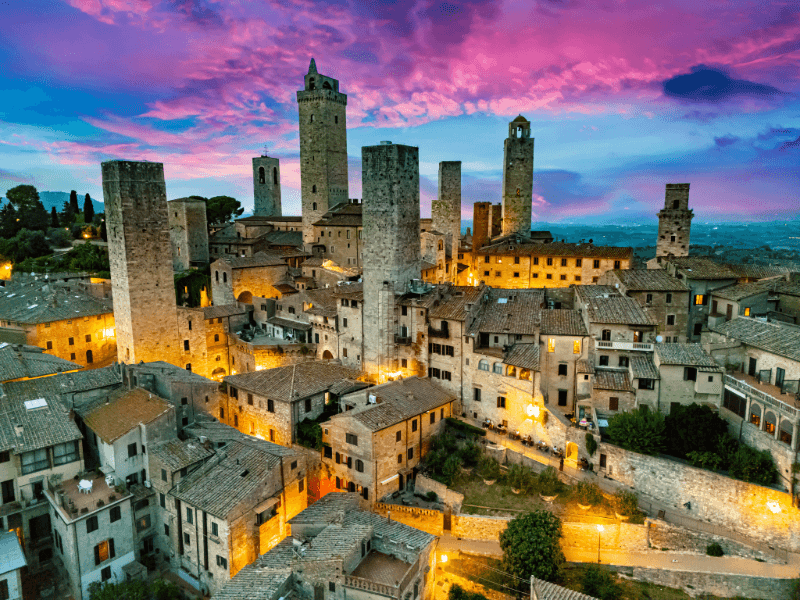 Descubra San Gimignano: imagine-se entre torres medievais e viva o encanto da Toscana!