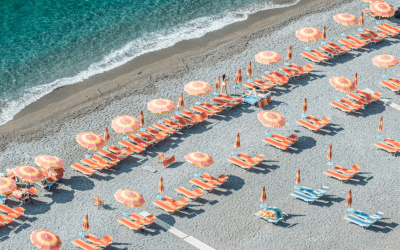 Por Que Viajar com um Roteiro Personalizado e Feito Sob Medida: 5 Razões para Escolher uma Viagem Personalizada em Positano Sol, mar e serviços exclusivos.