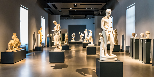 Evite Filas: Tour Privativo Museu Romano Descubra a história de Roma sem espera. Viva um tour exclusivo e sem filas pelo museu!