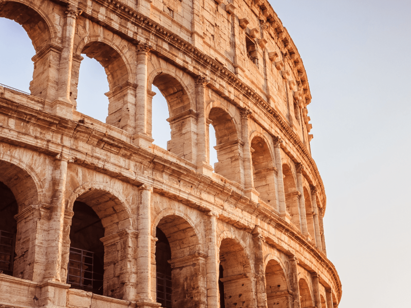 Imagine-se entre gladiadores e viva a história do Coliseu!