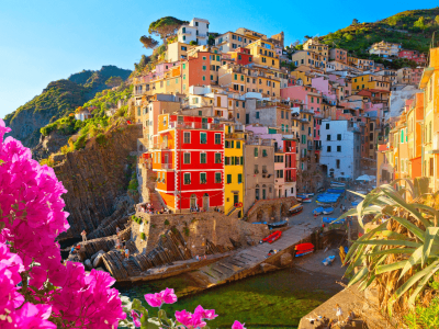 Imagine-se explorando Cinque Terre e viva essa experiência!