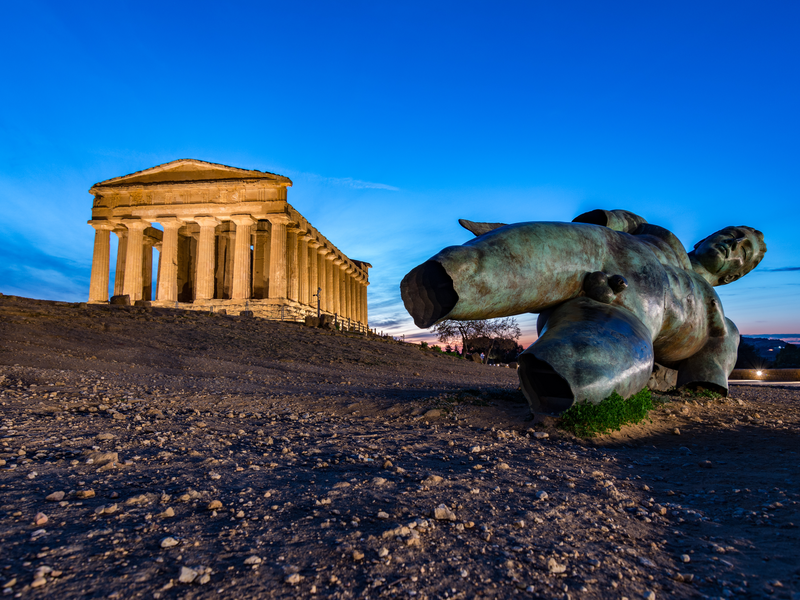 Viva a aurora mítica entre deuses antigos da Sicília no Tempio della Concordia.