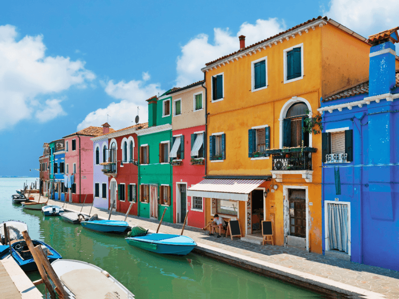 Veneza na Primavera: Murano e Burano, um Destino Encantador Veneza na primavera: cores de Murano e Burano, arte e tradição à beira d’água.