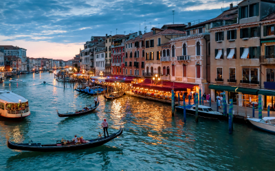 Descubra Veneza com um Roteiro Personalizado Explore canais, história e charme de Veneza com um roteiro exclusivo e único.