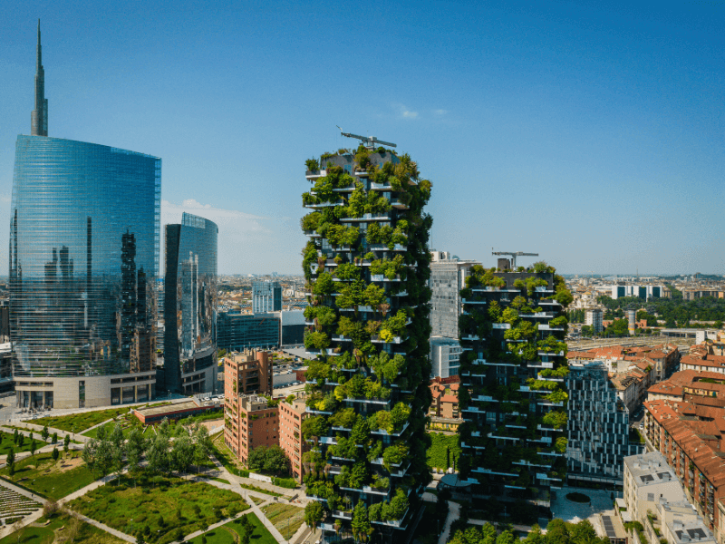 Descubra Milão do alto, viva a simbiose entre arquitetura e natureza!
