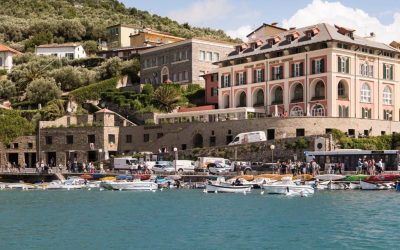 O Grand Hotel Portovenere oferece uma experiência de luxo incomparável na costa da Ligúria, combinando conforto e vistas espetaculares do mar Mediterrâneo.