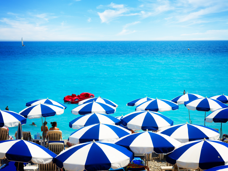 Descubra o glamour mediterrâneo da Riviera Francesa.